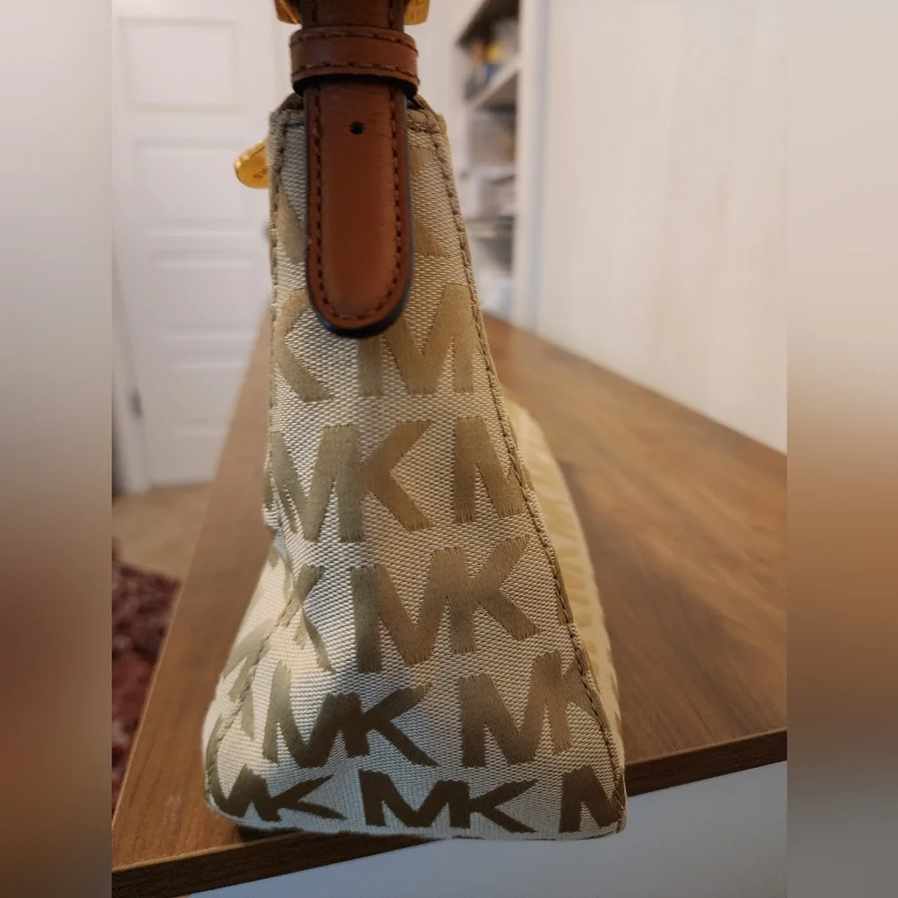 EUC Michael‎ Kors shoulder bag